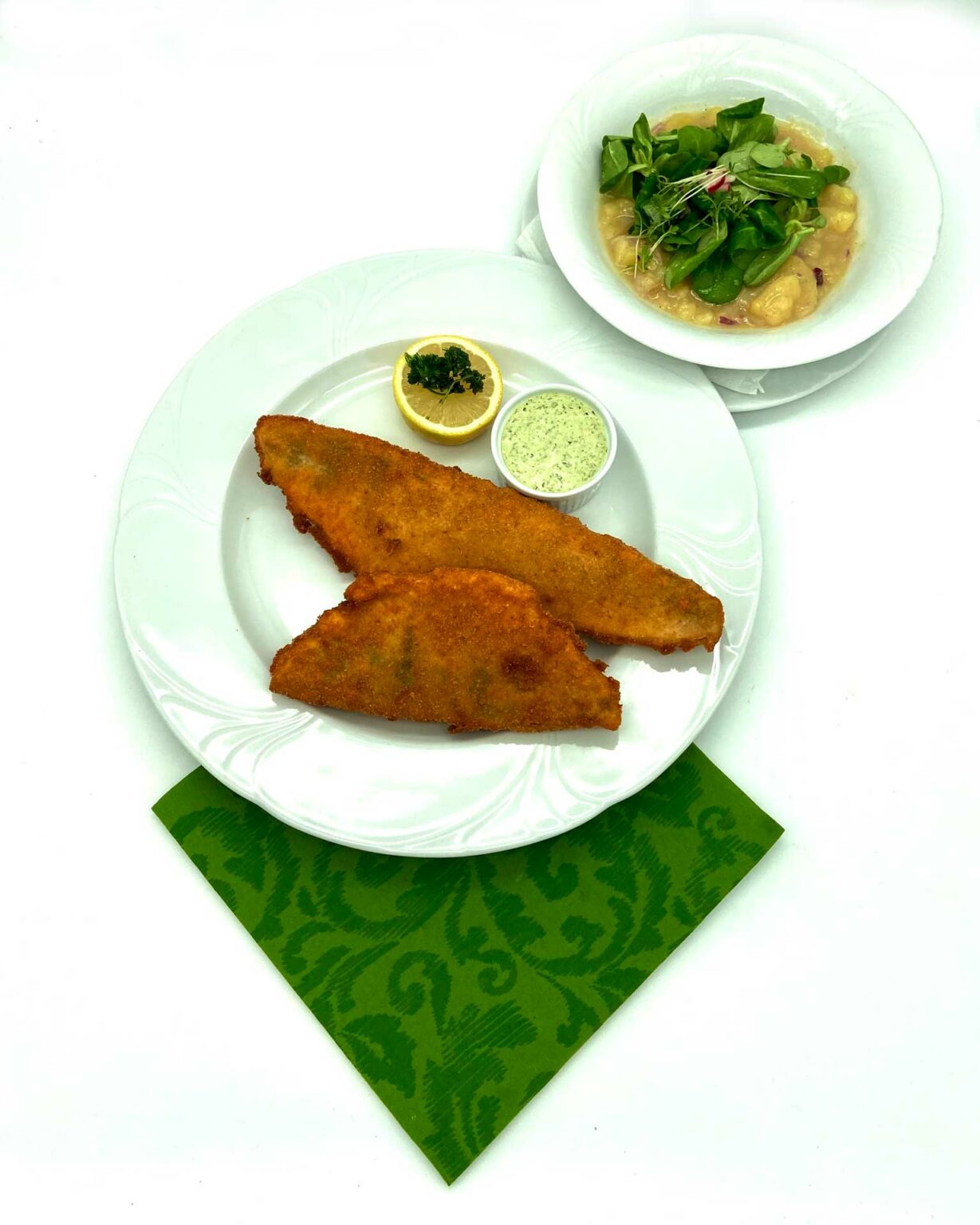 Gebackener Zander mit Sauce Tartare &amp; Erdäpfel-Vogerlsalat - Gasthaus ...